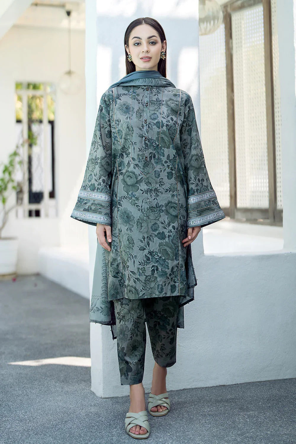 Unstitched Breeze Lawn Suit, All Over Stylish Printed Summer Wear Collection – Random Article Ref VG-92
